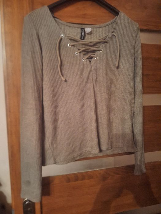 Bluzka damska H&M rozm.M 70%viskoza stan bardzo dobry.