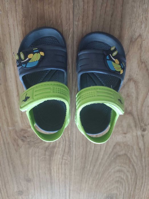 Kapcie / sandałki KangaROOS piankowe dziecięce r. 23