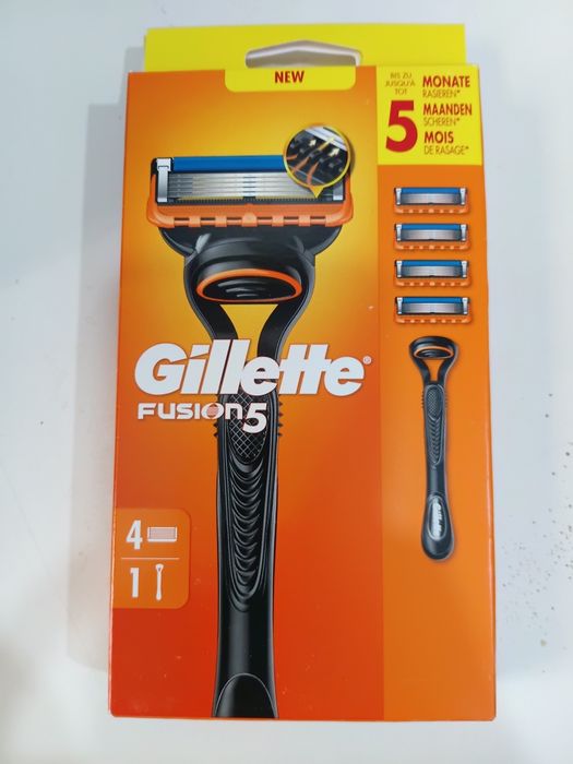 Gillette fusion набір 4 катриджа + станок