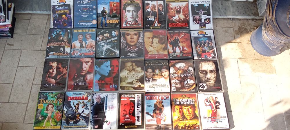 BENNY HILL. BRUCE LEE e Outros Vhs. Com 6 Fotos.
