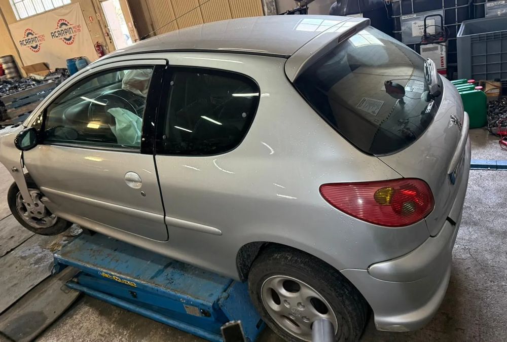 Peugeot 206 1.4HDi Ano 2006 Para Peças