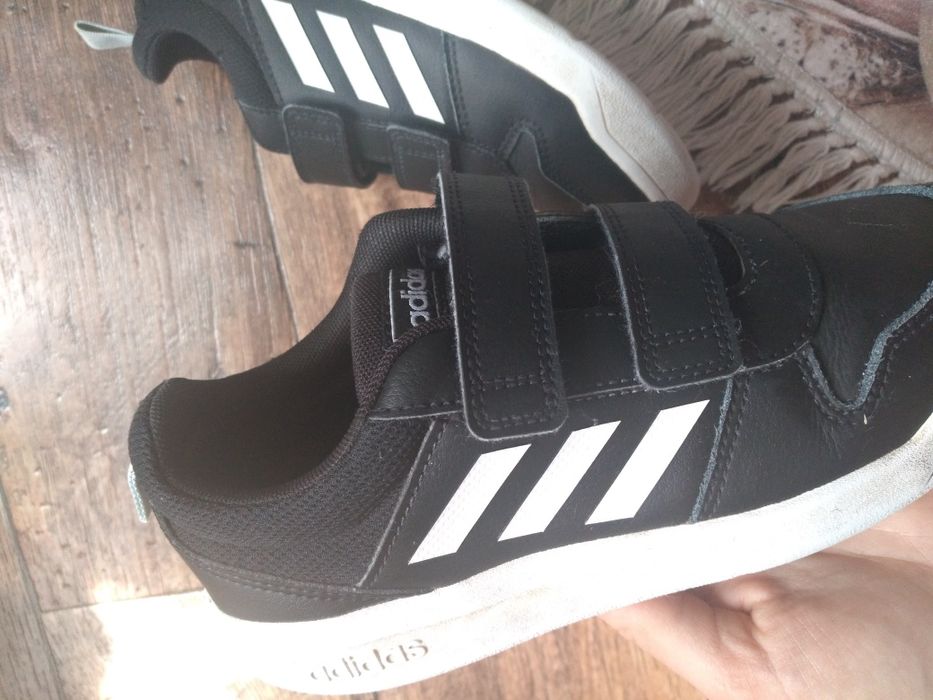 Czarne chłopięce buty marki adidas na rzepy 34