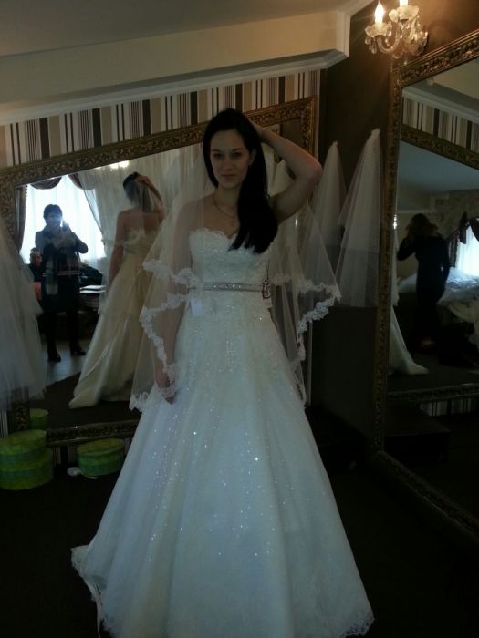 Весільна сукня