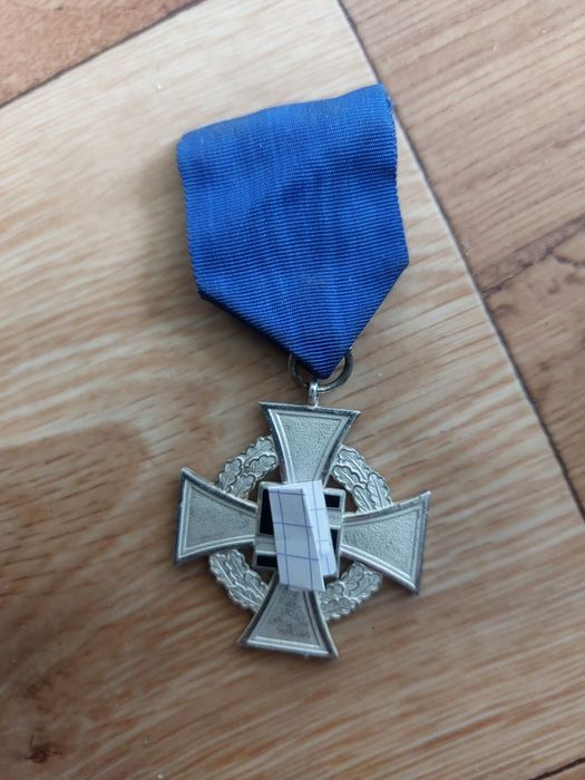 III Rzesza - KRZYŻ Fur treue Dienste - SREBRNY + oryginalna wstążka