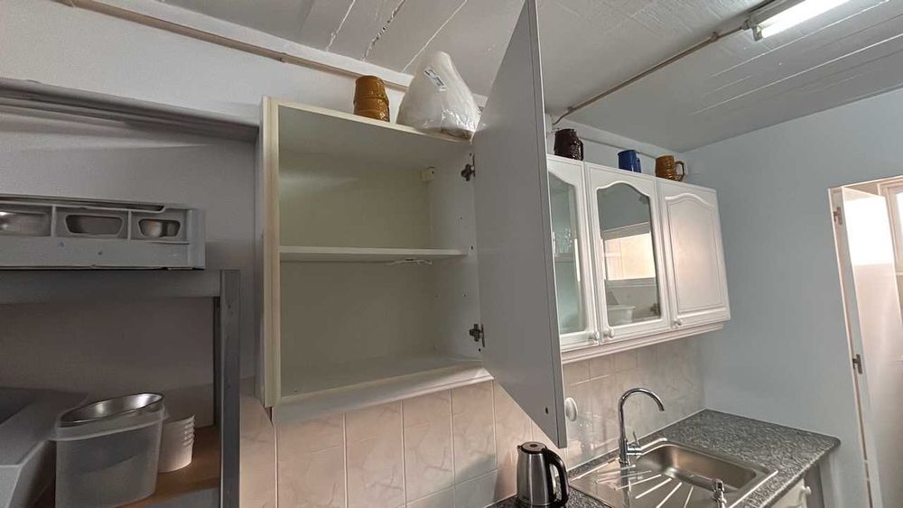 Bonita cozinha, em perfeitas condições