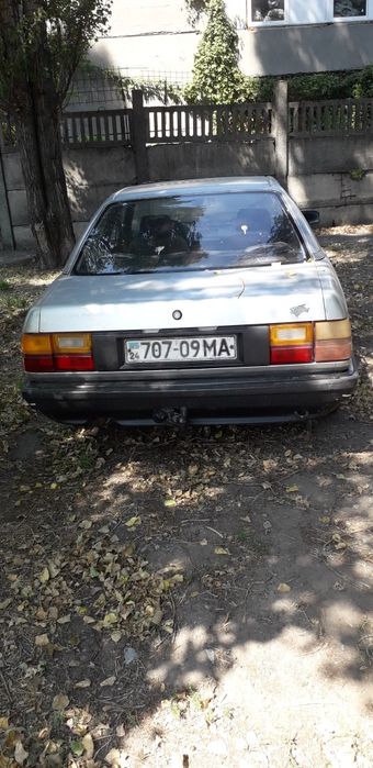 Автомобіль  Ауді 100