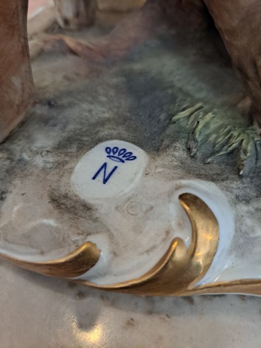 Estatueta capodimonte assinada pelo artista