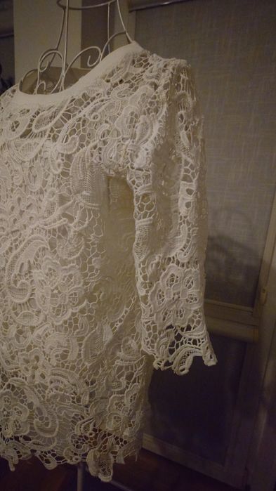 Biała koronkowa bluzka