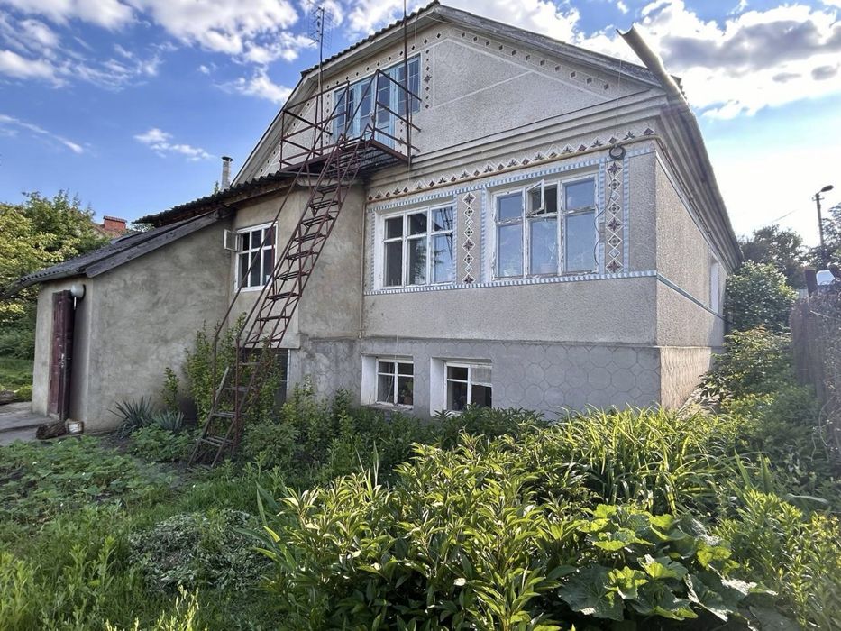 Продам будинок з великою територією