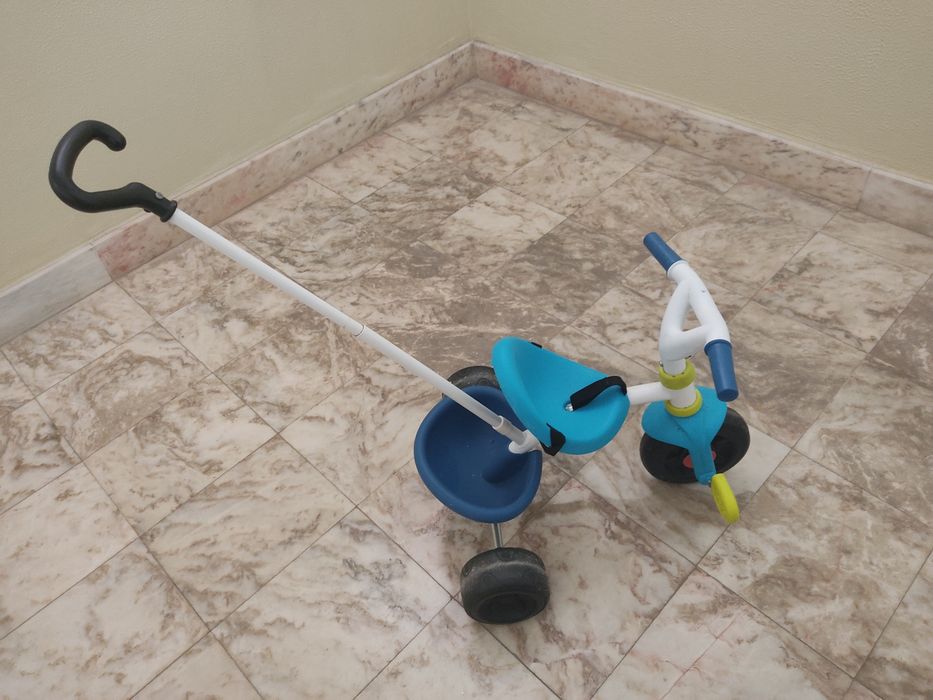 Triciclo criança com pega