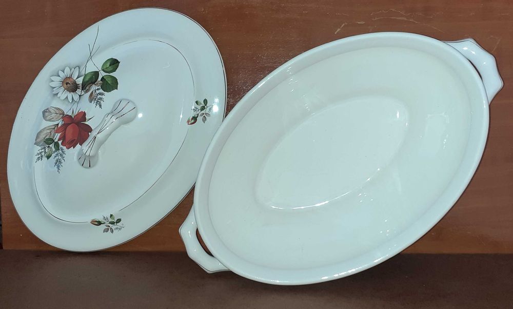 Terrina Antiga em Porcelana