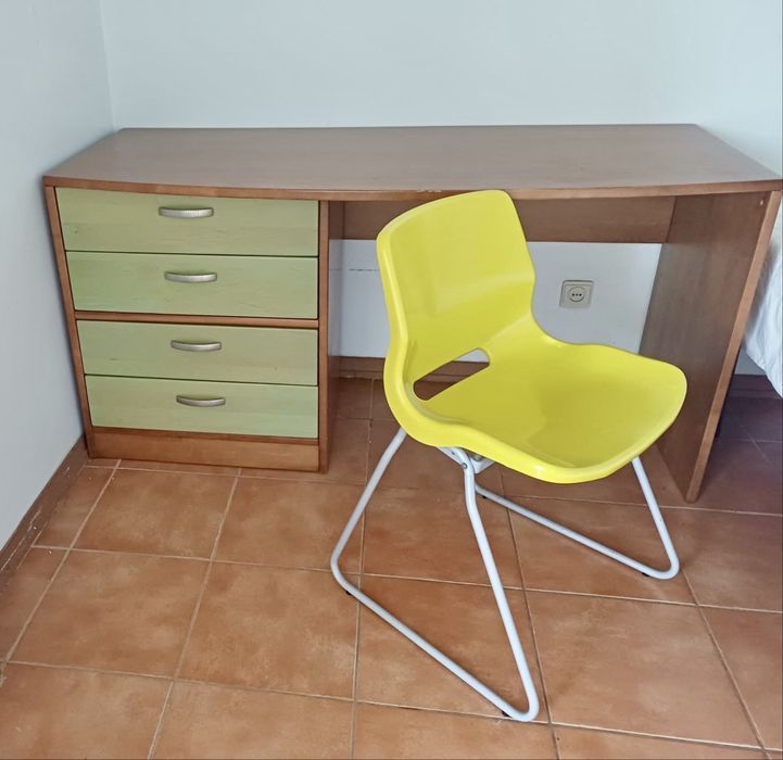 Secretaria em madeira maciça