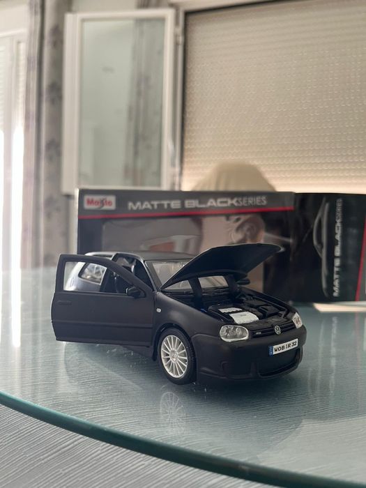 Miniatura Colecionável Volkswagen Golf R32 Maisto 1:24 – Envio Grátis