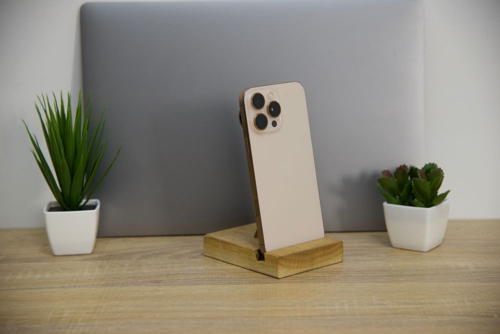 Open/Used iPhone 16 pro max 256Gb Desert