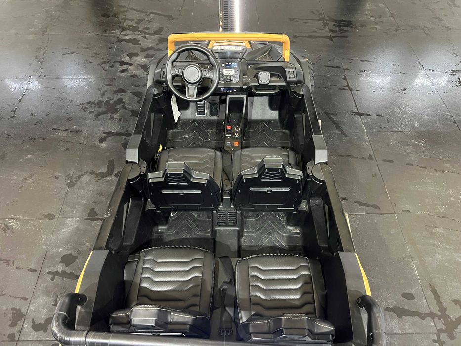 Auto   na akumulator 4x4 Buggy UTV 2000 Pojazd 4-osobowy z Bateria