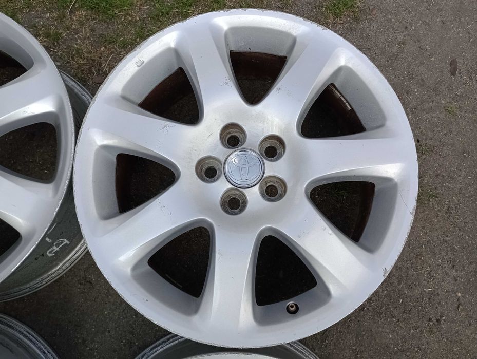 Alufelgi 17 cali 5x100 TOYOTA Avensis Corolla Verso i inne
