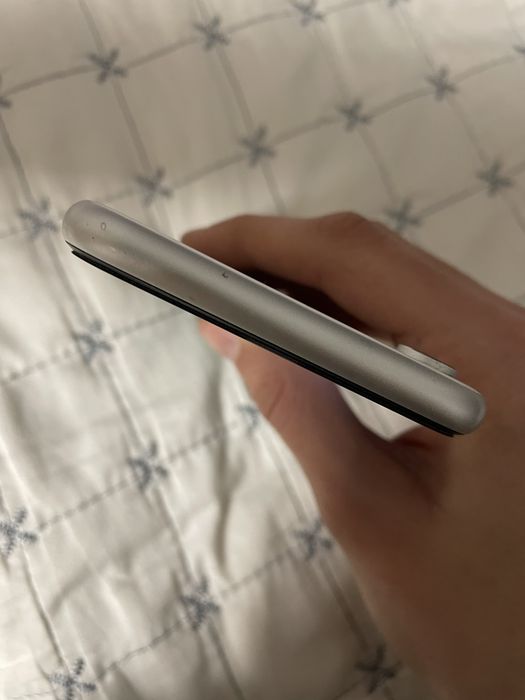 Iphone 10 xr 79% ємкість акамулятора 64gb білий