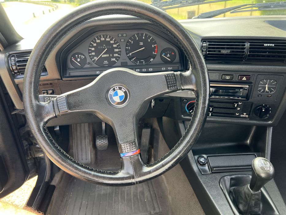 BMW E30 318i Coupe