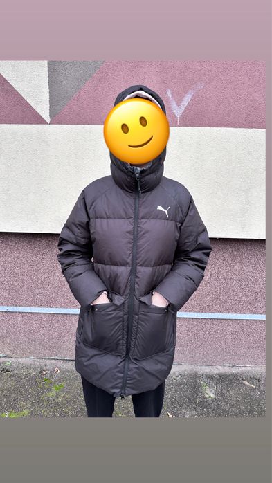 Чорних пуховик puma