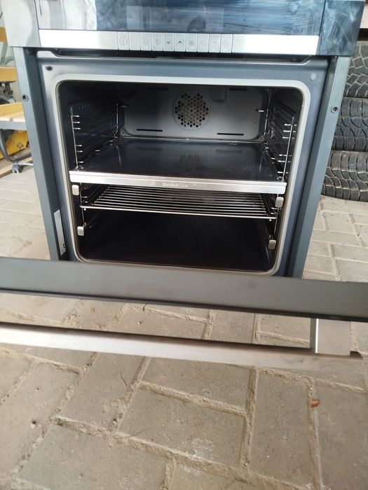 Piekarnik Grundig do zabudowy uszkodzony