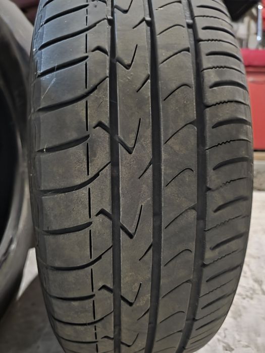 Літня резина 195/65 R15 (4 шт) в дуже гарному стані