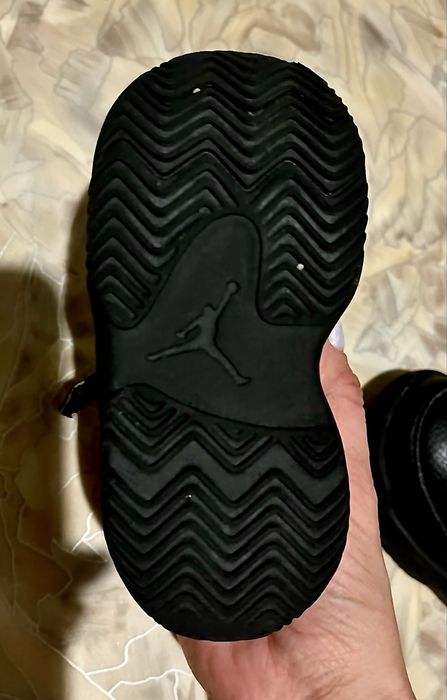 Детские теплые оригинальные кроссовки jordan