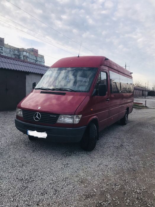 Запоріжжя-Оренда автобуса | 18 місць | Mercedes Sprinter
