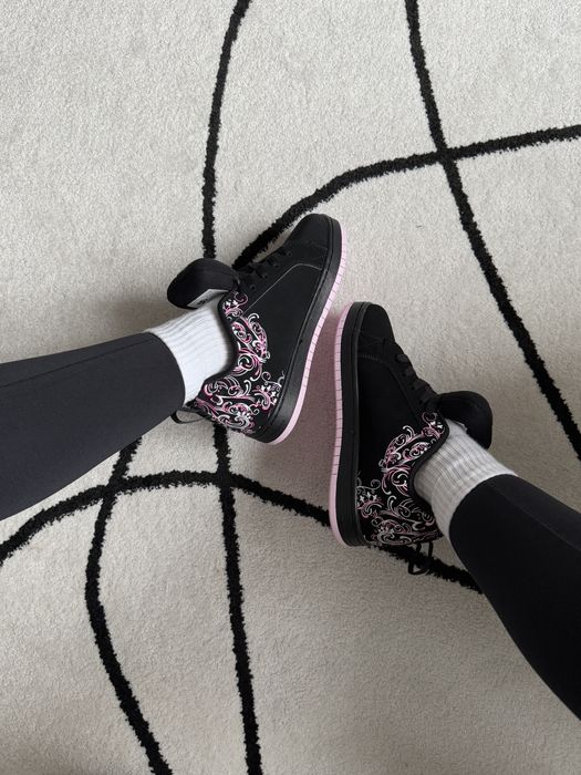 DC Court Graffik Black Pink Sabbath