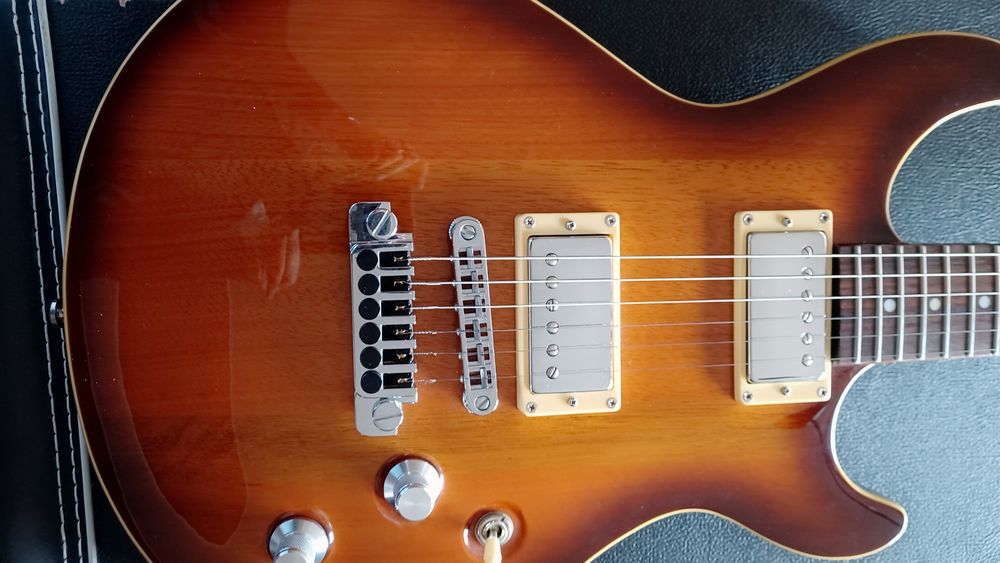 Guitarra Cort M520