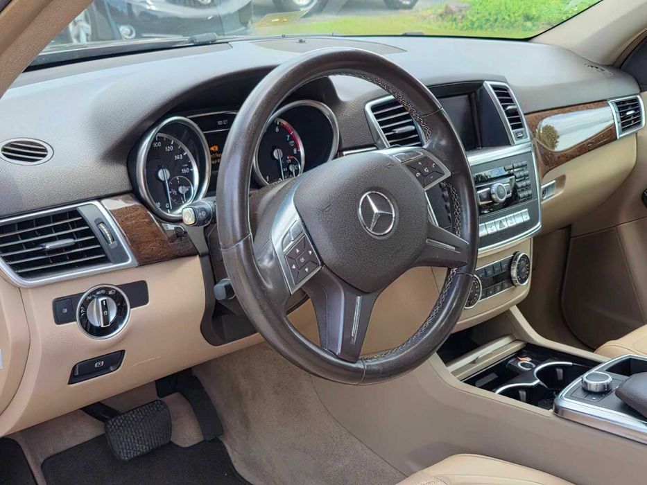 Mercedes-Benz M-Class ML 350 4MATIC      2013