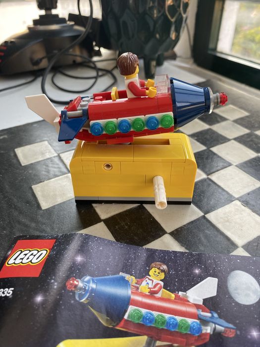 LEGO Ideas 40335 Space Rocket Ride Limited Edition