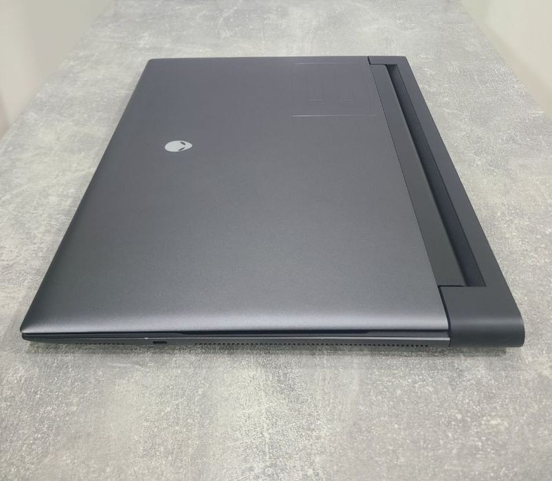 Dell Alienware m18 R1 — RTX 4080 175W / i9 13th Gen / 32GB DDR5 / 18" / 1 TB nvme / як новий