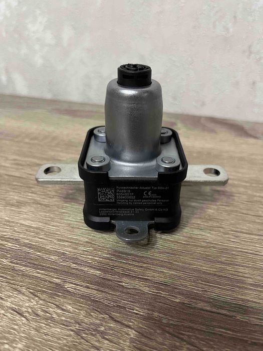 Запобіжник піропатрон Audi E-Tron Q7 Q8 8054001G 8054001F 8054002F