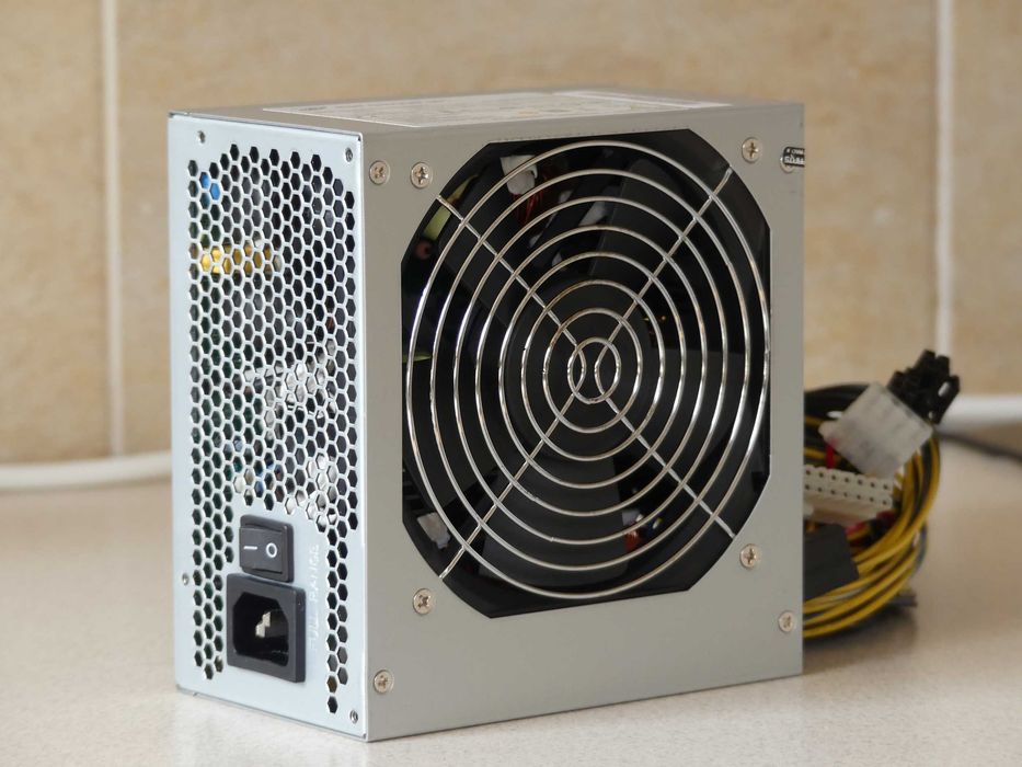 Zasilacz Fortron FSP750-80APG (750W; nowy !)
