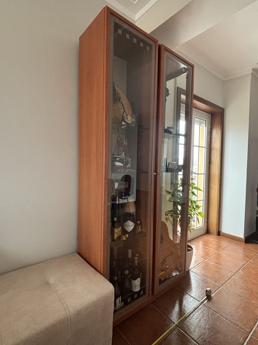2 Vitrines + movel gaveta + movel portas