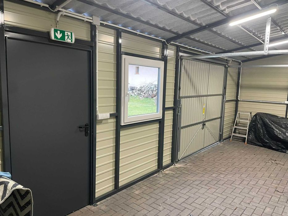 Garaż blaszany, garaż z płyty warstwowej, garaż modułowy RAPTUS