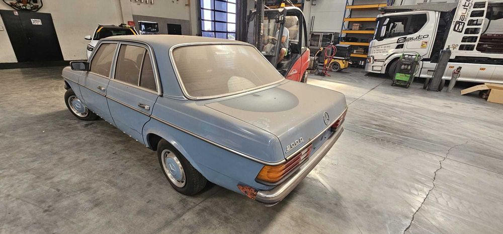 Mercedes-Benz W123