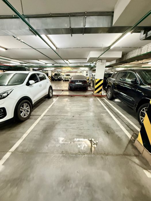 Паркомісце Park Avenue VIP