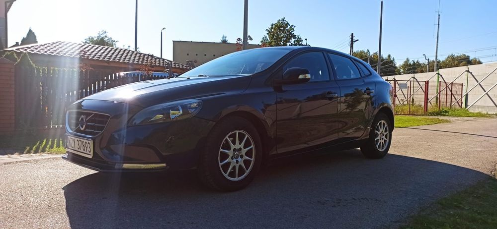 Volvo V40