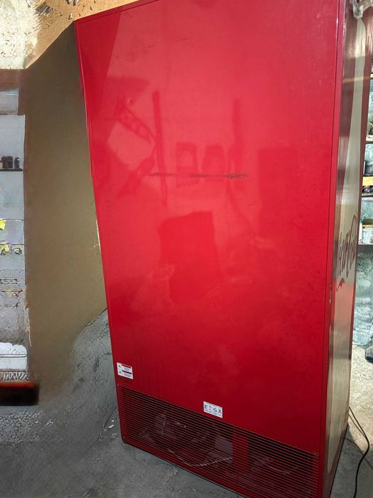 Большой холодильник