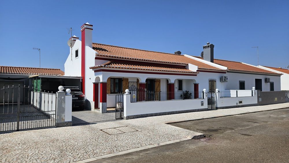 Excelente Moradia T3 — Rio de Moinhos, Évora