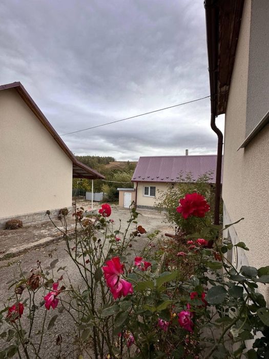 Продаєтся гарний маєток.