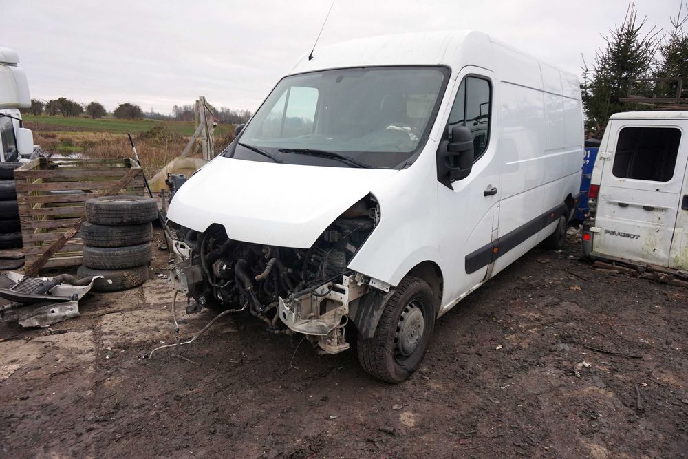 Renault Master III uszkodzony