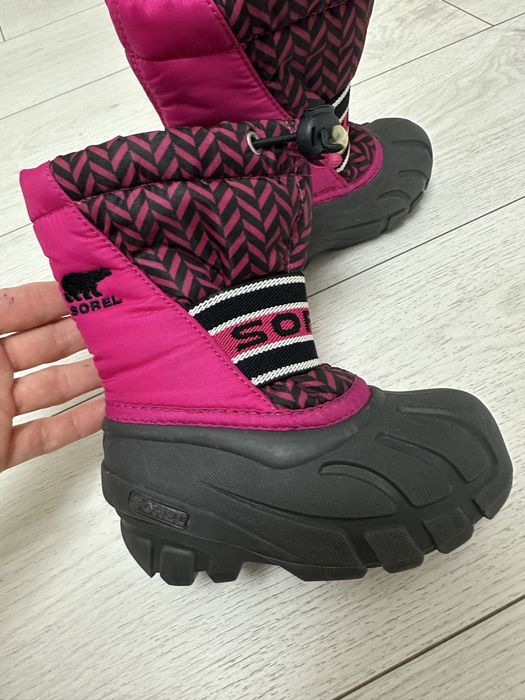 Продам зимові чоботи дитячі фірми SOREL
