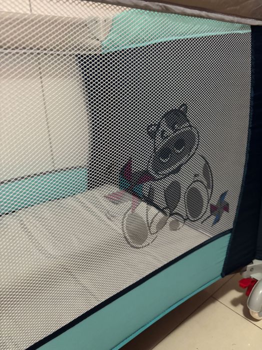Cama portátil para bebé + parque