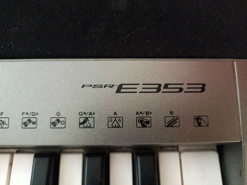Keyboard yamaha psr e353