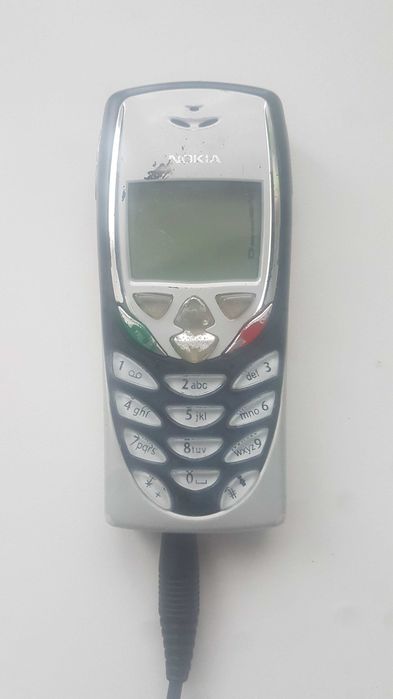 do kolekcji - NOKIA 8310 - sprawna