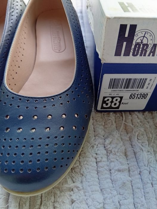 Sapatos em pele confortáveis