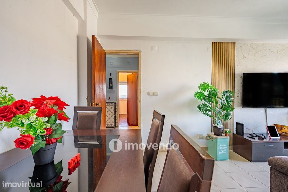 Apartamento T2 com vistas desafogadas, em Odivelas