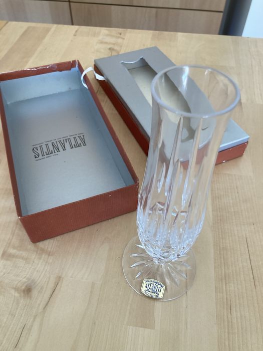 Jarra de cristal nova, em caixa.
